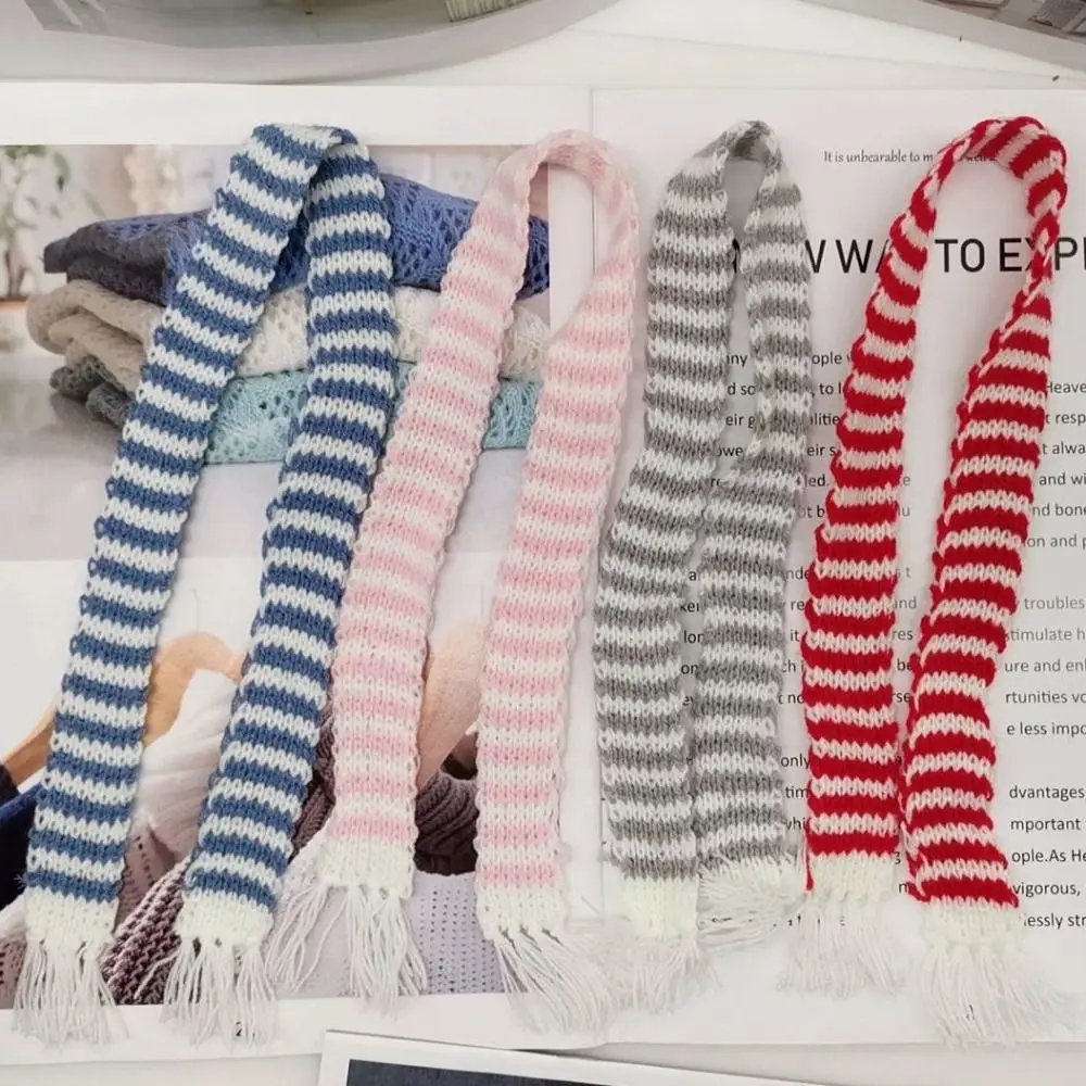 Sciarpa lavorata a maglia per bambole multicolori in miniatura fatta a mano Sciarpe invernali carine Abbigliamento casual Accessori per bambole per bambole in cotone da 15 ~ 20 cm