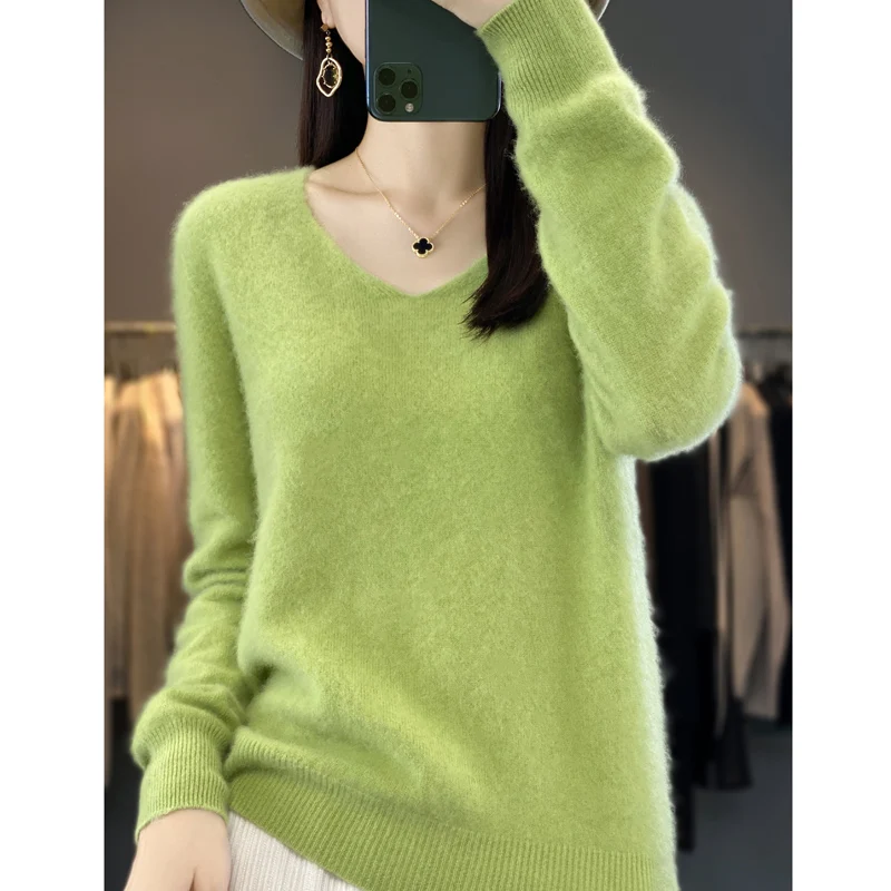 Women\'s 100% pure wool soft sweater seamless V-neck solid color pullover in autumn and winter basic casual cashmere knit top.