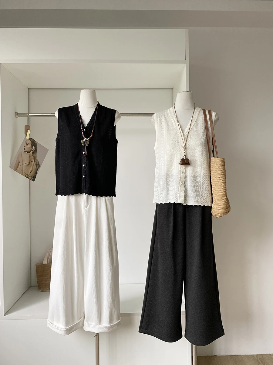 

Summer 2025 Korean Style Pure Color Sweet Lace Splice Sleeveless Knitted Loose Slim Fit Women's Top V-neck Button Front Cardigan