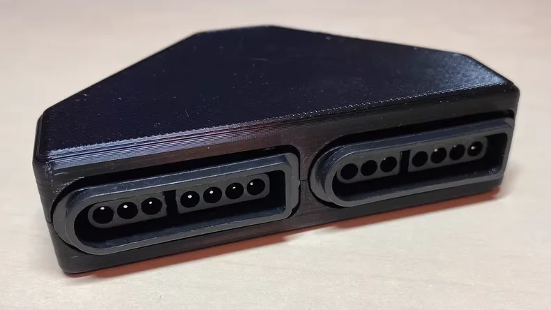 وحدة تحكم SFC Super Ntd إلى محول C، يمكن توصيلها بالهواتف المحمولة وأجهزة الكمبيوتر وRaspberry MiSTer وغيرها من الأجهزة