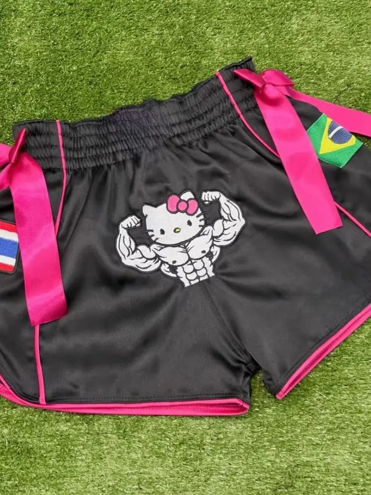52TOYS Summer New Retro Hello Kitty Muscles sind lustige 3D-Muay-Thai-Shorts für Kinder und Erwachsene, übergroße, atmungsaktive Trainings- und Sportshorts
