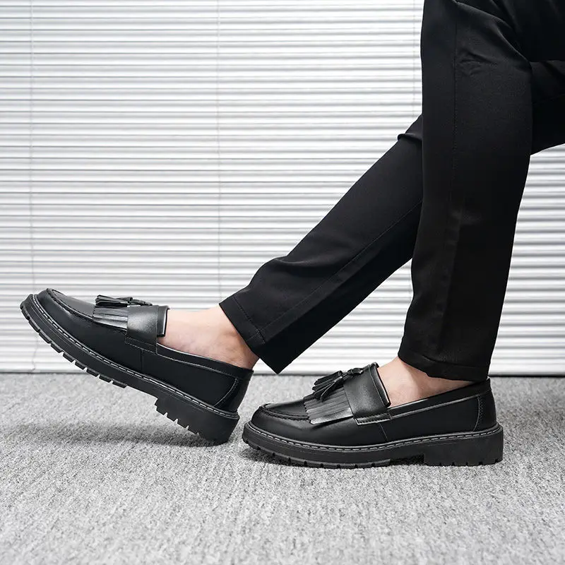 

Рабочая легкая мужская повседневная обувь без шнуровки с кисточками, классический оригинальный размер 45, элегантная мужская кожаная обувь в стиле ретро из воловьей кожи