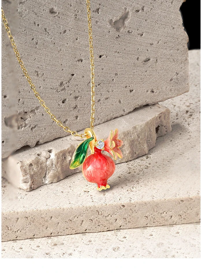 SANTUZZA Anhänger aus reinem 925er Sterlingsilber mit Fruchtmotiv für Damen, zarte Blaubeeren & Granatapfel, trendiger Party-Schmuck, Emaille – Detail 9