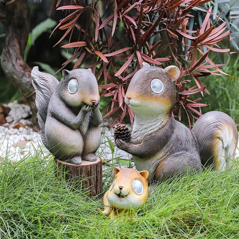 Simulated animal small ornaments Outdoor garden creative solar decorative resin handicraft ornaments Little Squirrel Garden