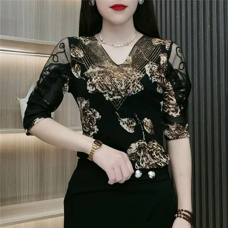 Women\'s Sexy Sheer Mesh Lace Rhinestone Elegant Party T-shirts Fashion Vintage Print V-neck 3/4 Sleeve Slim Club Basic Tops Ropa