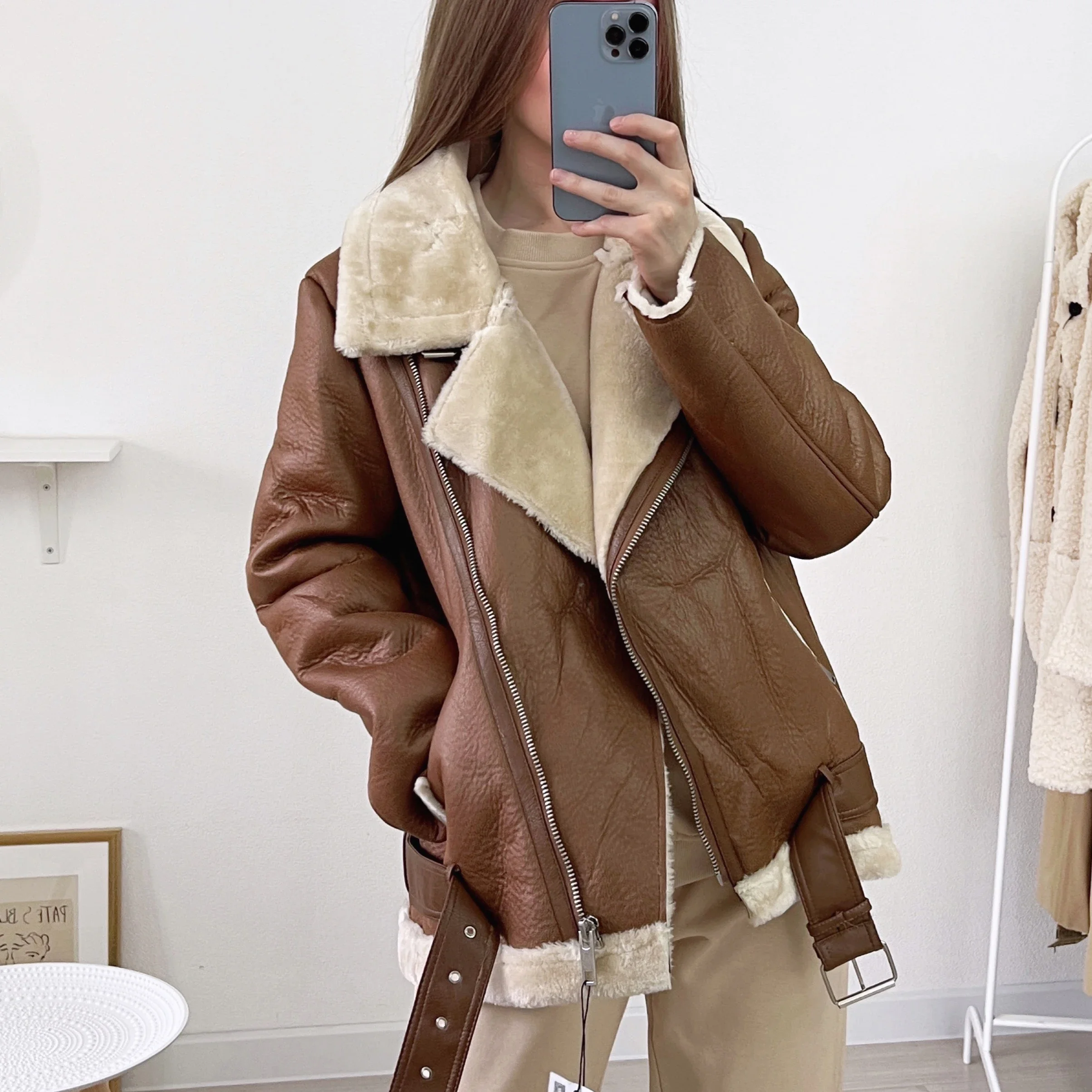 Warm Women Faux Fur Jacket 2022 Winter Casual Streetwear Leather Buckle Solid Comfortable Fashion Loose Female Thicken Outwear