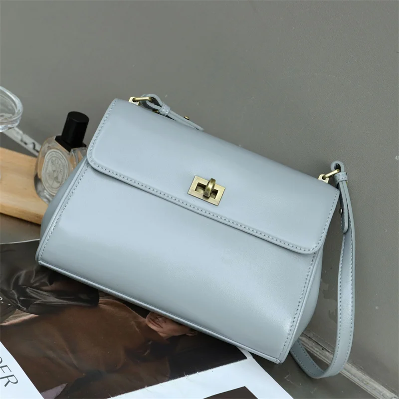 

2025 New Genuine Leather Shoulder Bag Oilwax Cow Leather Handbag Woman Fashionable Ladies Cowhide Sling or Crossbody Bag