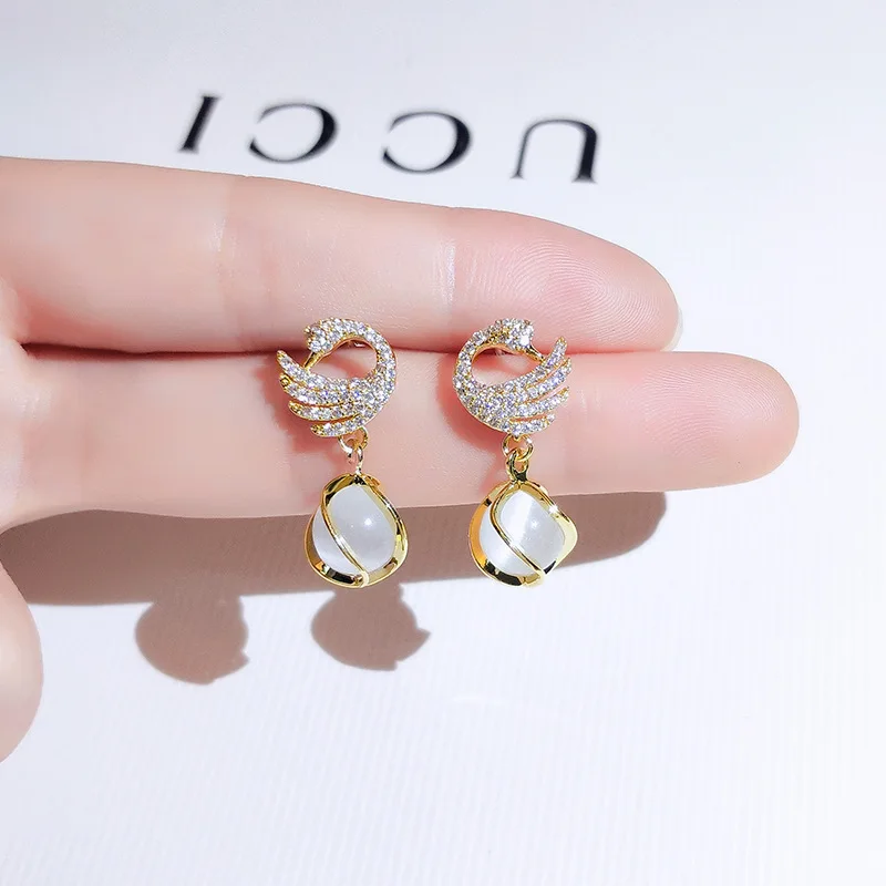 925 Silver Needle Fashion Noble Sparkling Crystal Swan Earrings For Women Korean Cat\'s Eye Stone Drop Earrings 2024 Trendy New