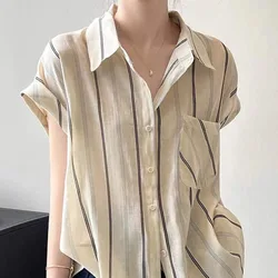 Camisas soltas de manga curta feminina, blusas patchwork, gola virada para baixo, moda de botões, bolso listrado, senhora do escritório, verão, novo, 2022