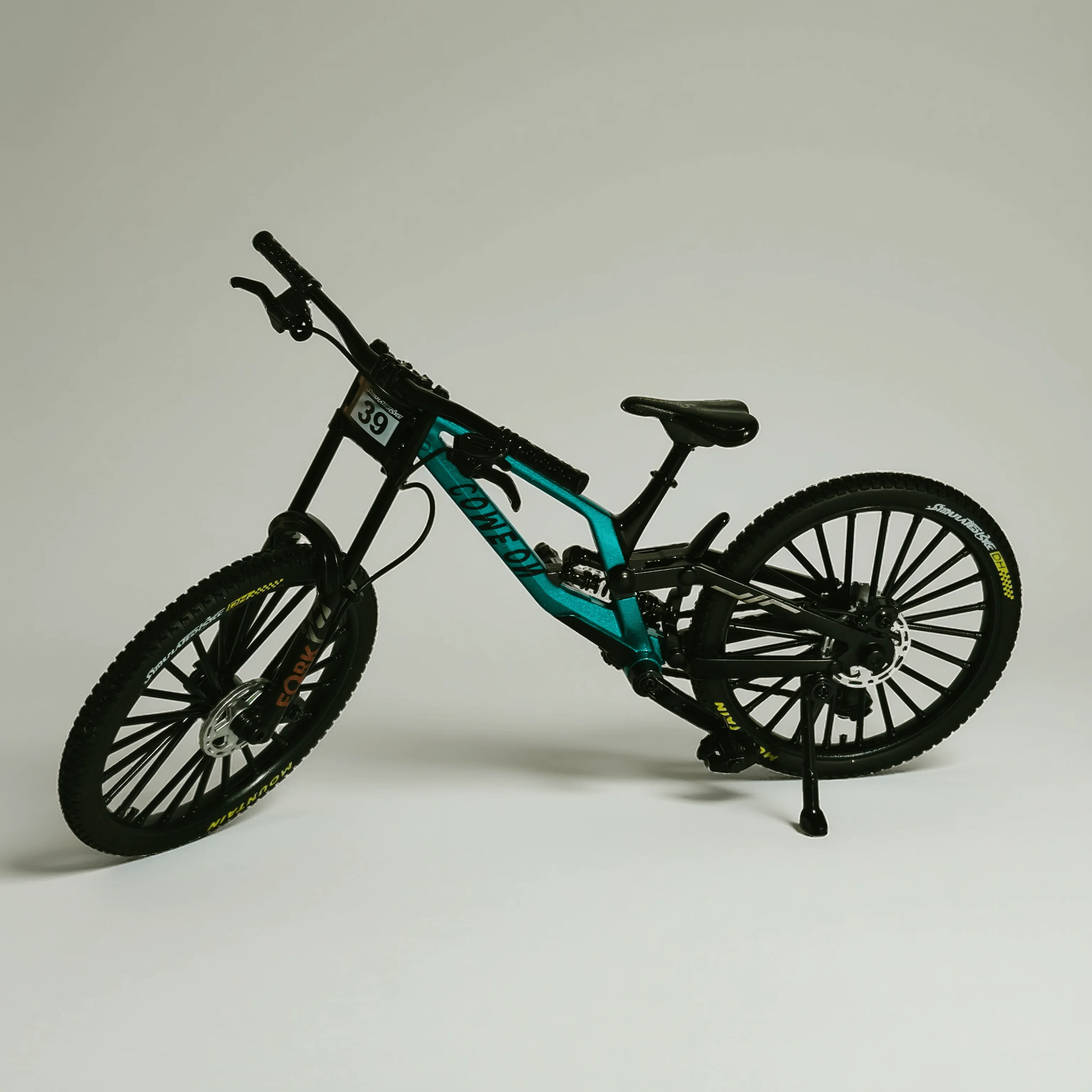1:8 Scale All-Terrain Mountain Bicycle Model