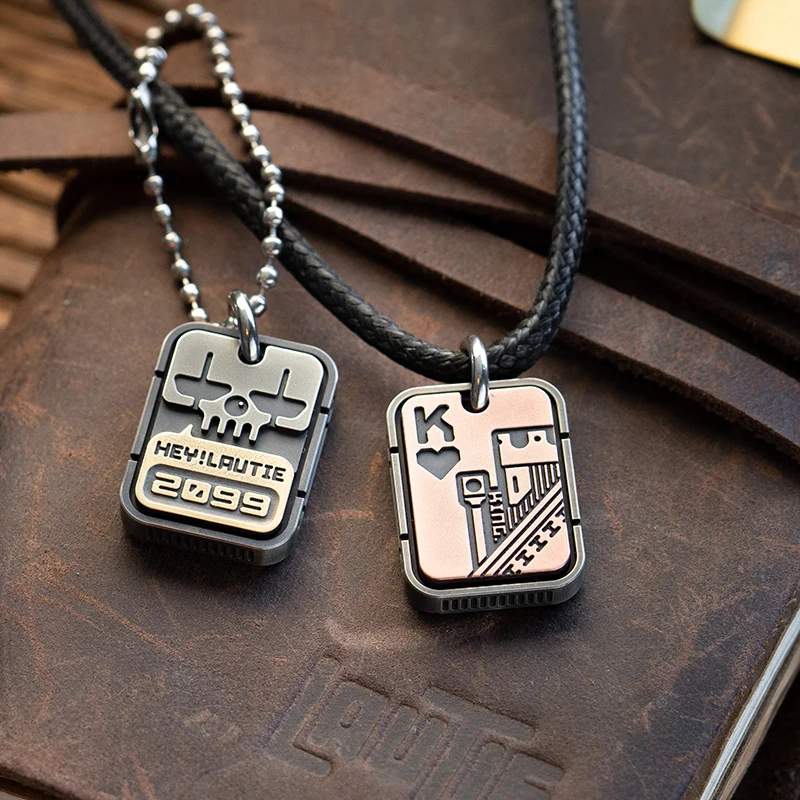lautie-クラウンポーカーネックレス-edc-キーホルダー-白銅、真鍮、銅、ジルコニウム合金ペンダント-男性へのギフト-減圧おもちゃ