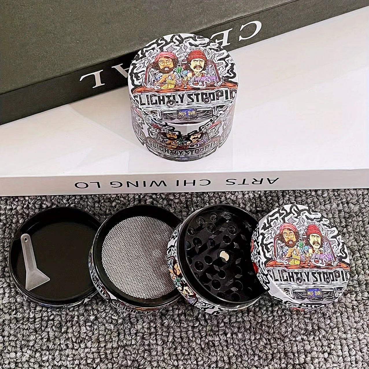 

2-дюймовая мультяшная мельница для трав, специй, металлическая дробилка для перца, резак для соли, раствор, инструмент для измельчения табака, травы, аксессуары для сигарет