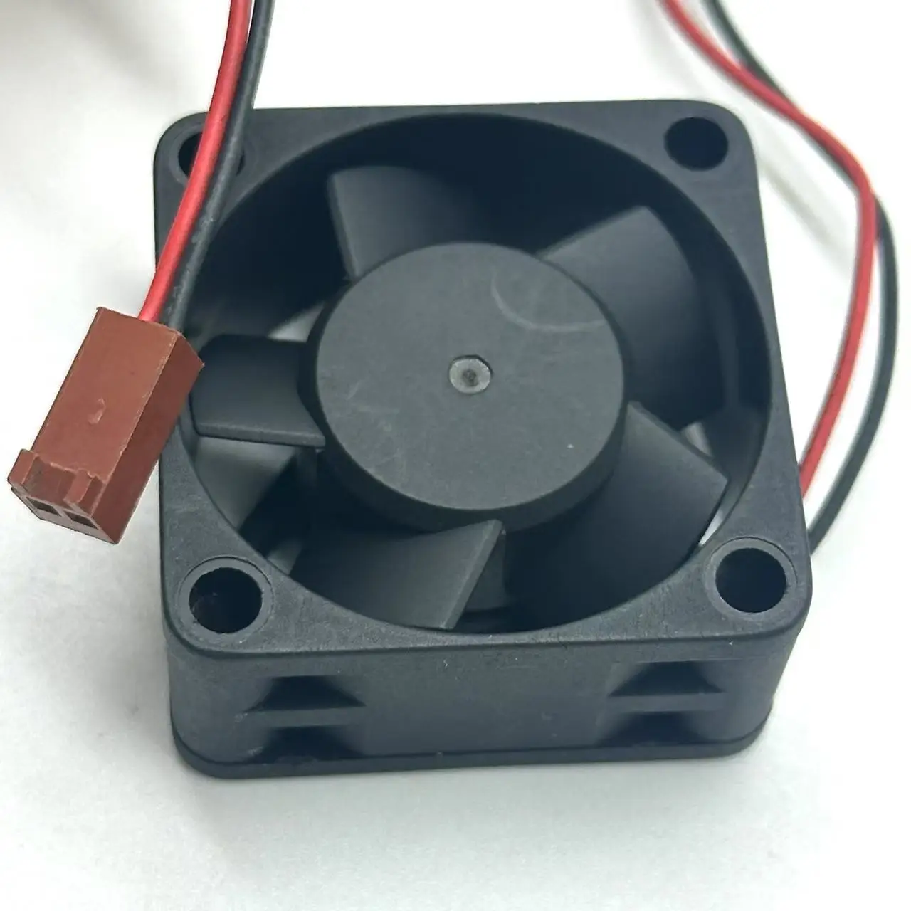 

SUNON KDE1204PKVX DC 12 В 1,6 Вт 2-проводной 40x40x20 мм охлаждающий вентилятор для сервера
