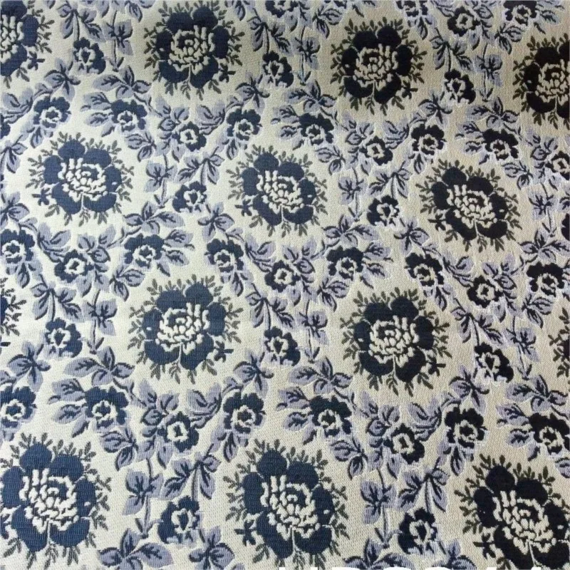 The fabric of elegant dress coat with a new Chinese featuring pastoral style flower wreath jacquard