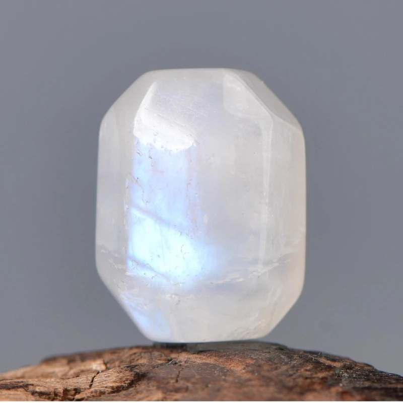 Natural crystal blue moonstone accompanying loose beads DIY crystal bracelet jewelry accessories