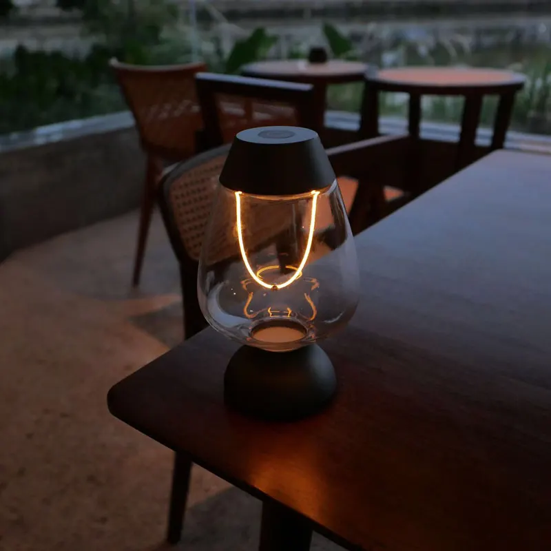 Arredamento della camera Ristorante Bar Luce notturna LED Ricarica Touch Lampada da comodino per camera da letto Luce notturna creativa Luce comoda