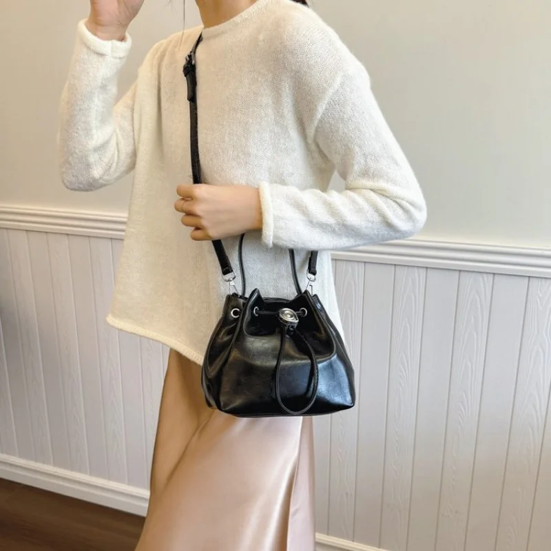 

Famous Designer Women's Shoulder Bag Premium Leather Crossbody Handbag Ladies Elegant Tote For Travel And Work