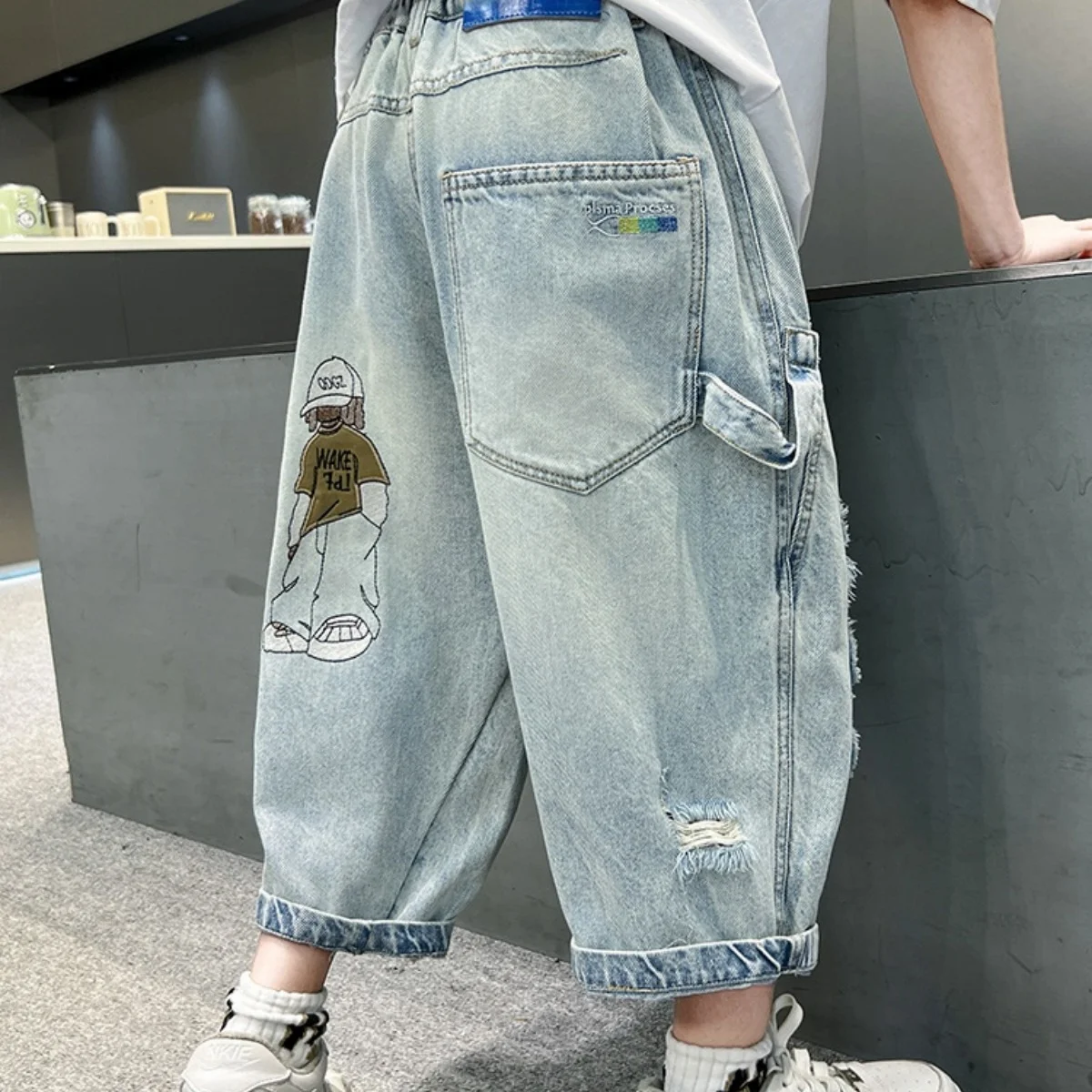 Jeans corti strappati alla moda per bambini alla moda per ragazzi High Street Bambino adolescente Nuovi pantaloni estivi in denim alla caviglia con foro rotto