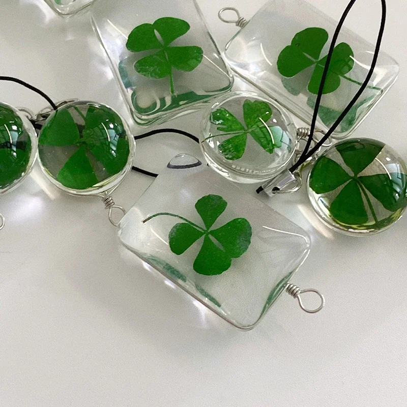 Green Lucky Four Leaf Clover Keychain Lucky Clover Phone Lanyard Glass Pendant Keyring Accessories Gifts Jewelry for Women Girls