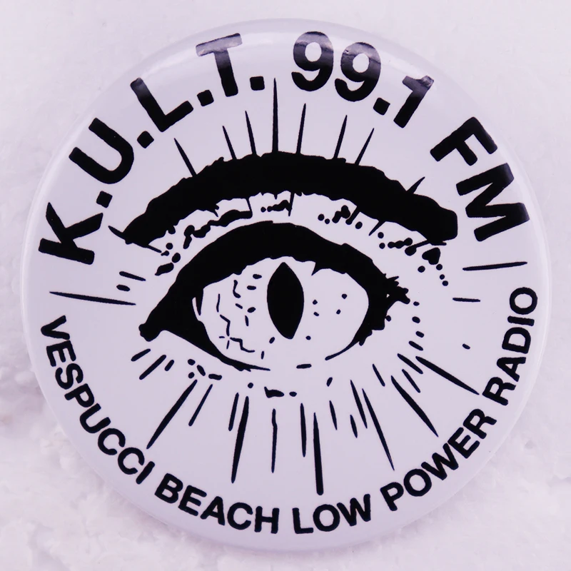 GTA KULT FM Vespucci Radio Eye Logo Pin Game Badge Pinback Button Brooch Jewelry 58MM