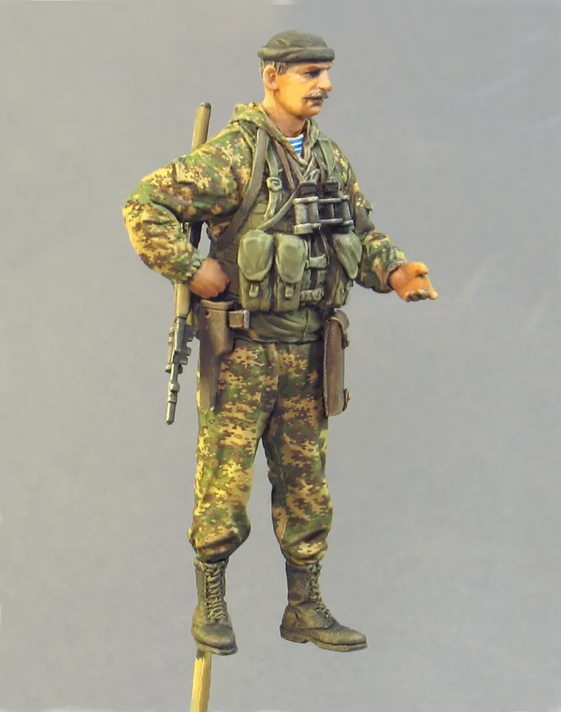 

1:35 Scale Die Cast Resin Figure Model Assembly Kit Russian Volunteer Division Commander "Strelkov" Unpainted (1 Person)