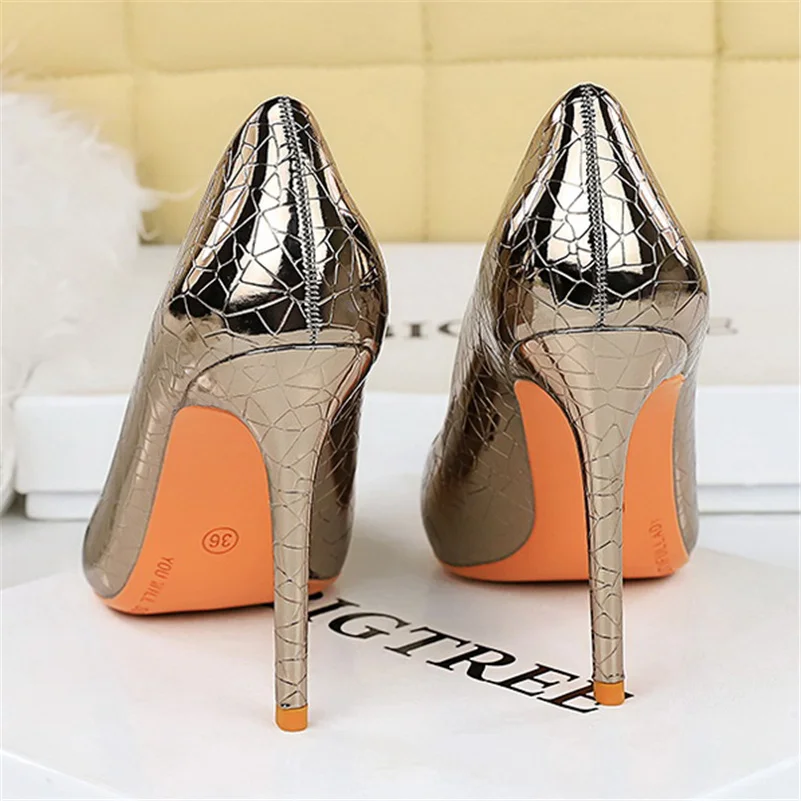 Décolleté con tacco alto da donna 10.5cm Lady Stiletto Metallic Silver grey Leather Scarpins Wedding Heels Nightclub Party Gold Bling Shoes