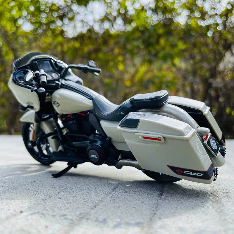 Maisto Harley-Davidson Modelo de Motocicleta Toy CVO Road Glide, Creme Branco Liga, Coleção de Carros, 1:18, 2018