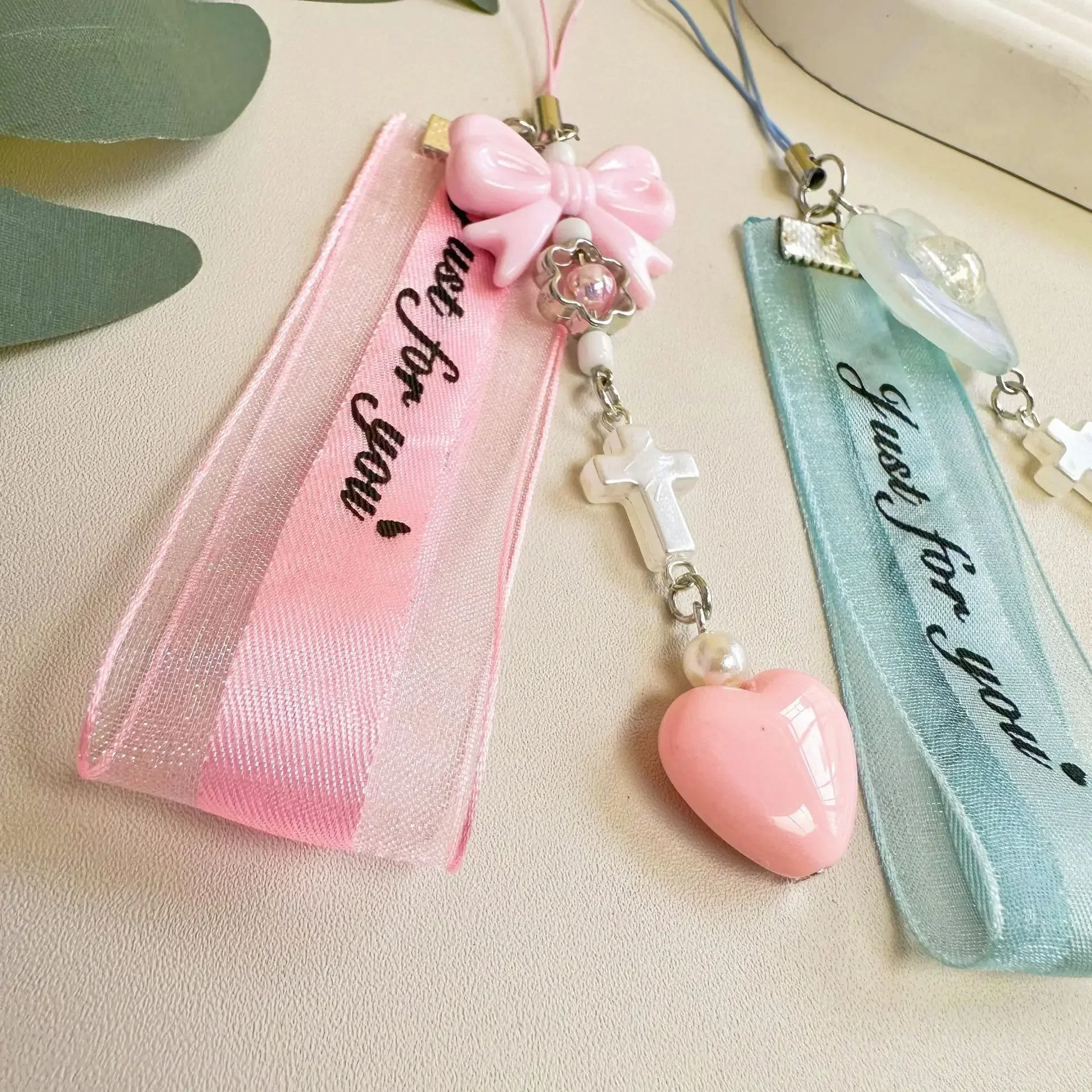 Japanese and Korean ins wind sweet girl clear ribbon love pendant mobile phone chain simple versatile goo card gift hanging