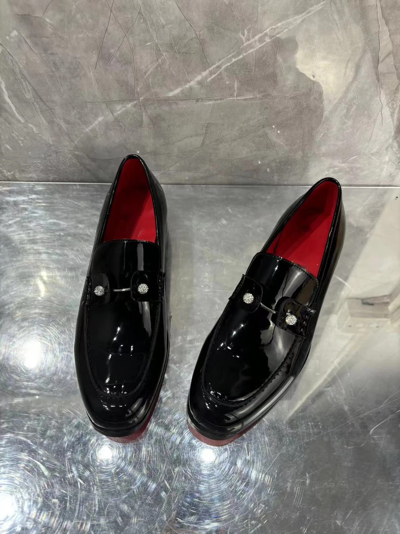 

Retro Rhinestone Decoration Man Leather Shoes Slip On Round Toe Spring Autumn Fashion Men's Black Party Wedding Casual Shoes