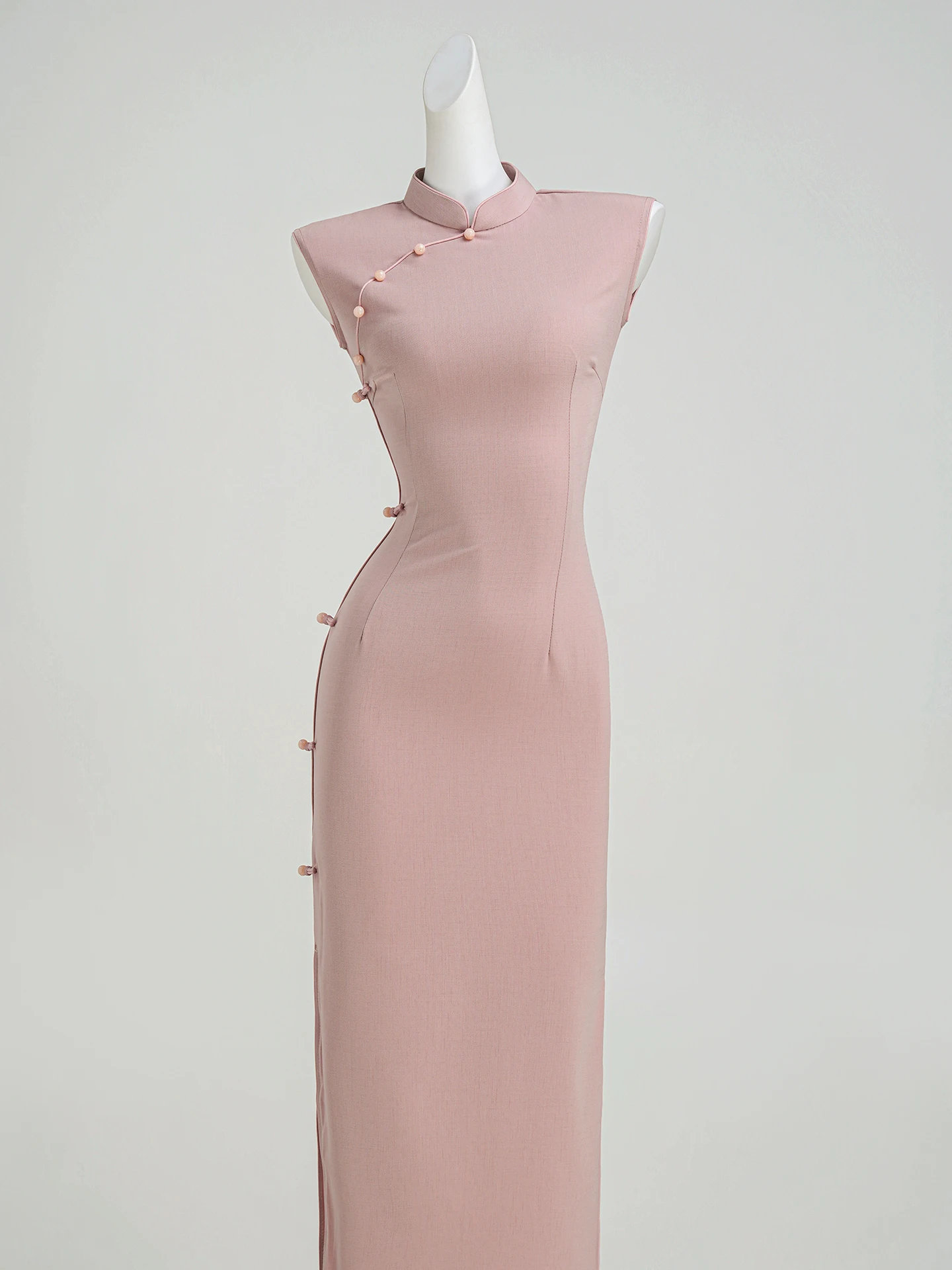 

Розовое облегающее платье-ципао в новом китайском стиле, художественное, для повседневной носки, с низким разрезом, длинное, лето 2026, традиционное китайское.