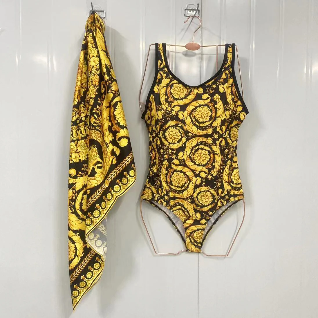 

Luxury Brand Silk Scarf Swimsuit Designer Brand Women's Sexy Golden Palace Pattern Swimwear One-Piece Suits