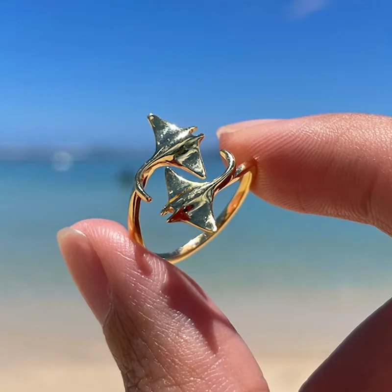 Creatively Designed Ring for Women Shaped Like A Minimalist Manta Ray for Ocean-Themed Jewelry Holiday Gatherings Gifts