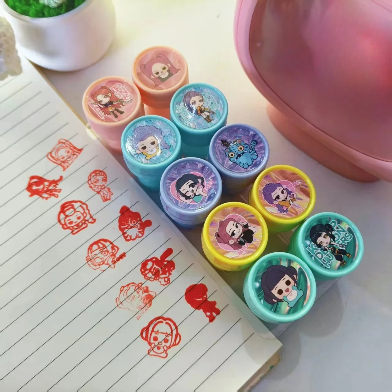 2026 Demon Hunter Stempels Feestartikelen Zegel Stempels voor Kinderen Klaslokaal School Beloningen Prijzen Goodie Bag Geschenken Verjaardagsfeestje Geschenken