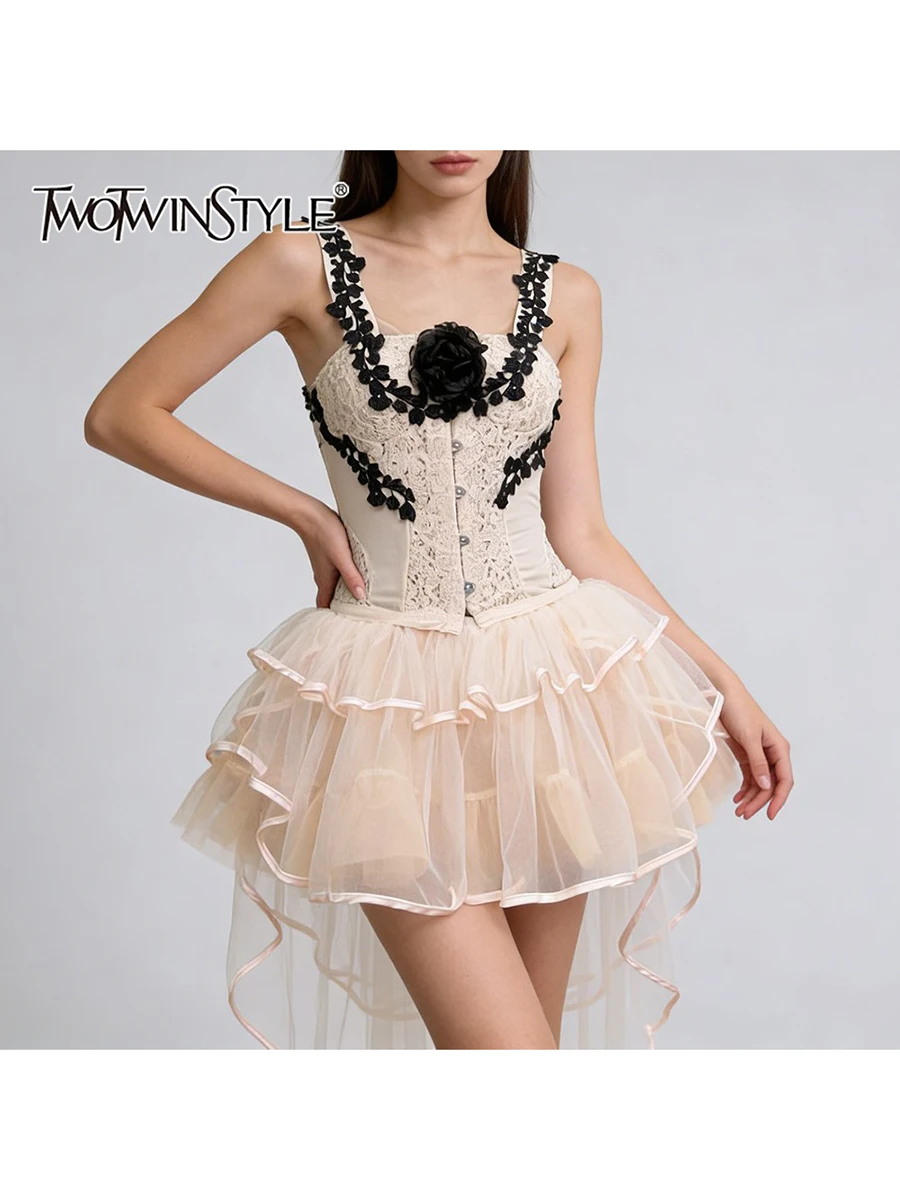 

TWOTWINSTYLE Новинка: Комплект из двух предметов для женщин — топ с квадратным вырезом и рукавами, с аппликациями и сетчатой юбкой-пачкой в стиле пэчворк