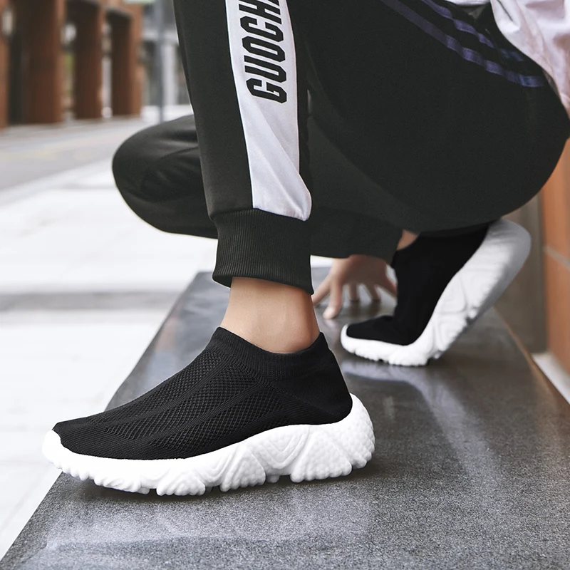 Schuhe für Männer neue Sport Casual Fashion Sneakers atmungsaktiv im Freien Slipper Männer Socken Schuhe plus Größe Laufschuhe für Männer