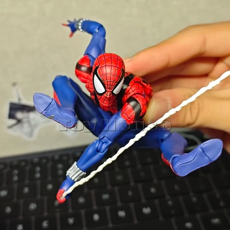 

Ct Toys MAFEX 143 Ben Reilly Spider-Man – The Amazing Spider-Man 001 Comic Ver. Action Figure, Posable Collectible Gift