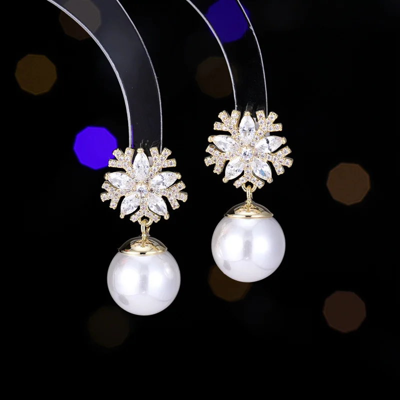 s925 Silver Needle fashionable Earrings with a niche design sense, new snowflake pearl earrings