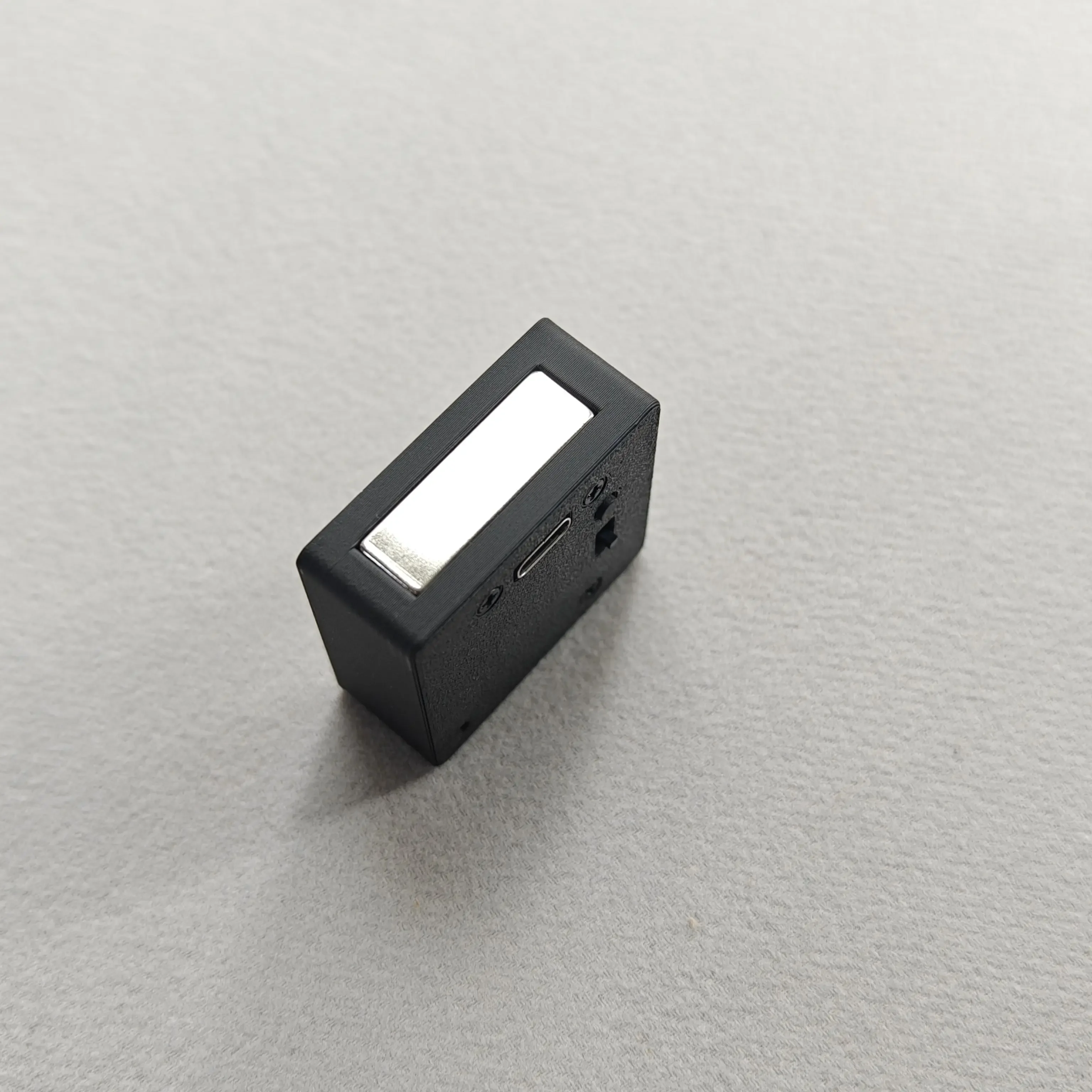 

Разделенный приемник клавиатуры ZMK 1,3-дюймовый OLED-экран 52840, основное управление, совместимое с аксессуарами для клавиатур Corne/sofle Series