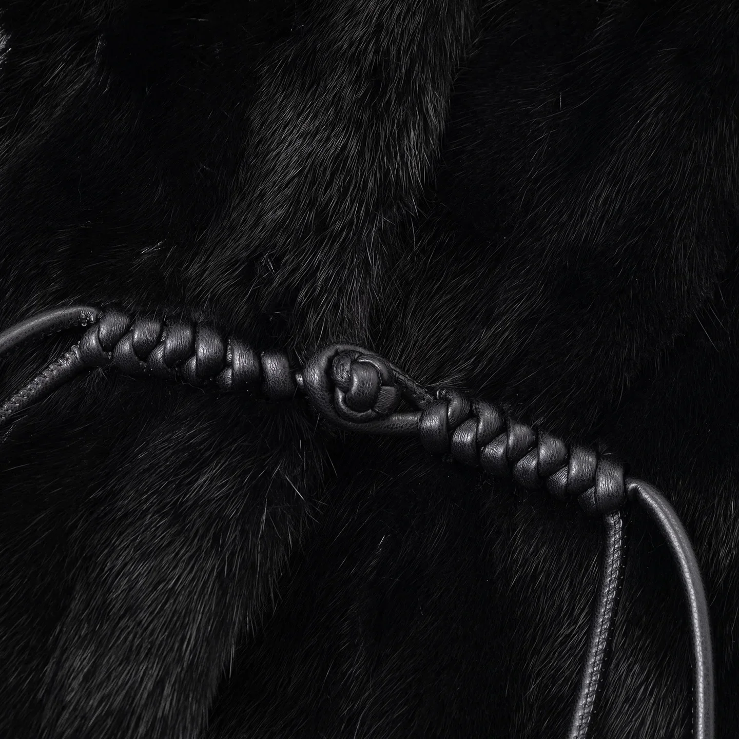 الشتاء نمط جديد الشابات مبطن معطف فرو المنك مع زر الربط منتصف طول تخفيف نمط جلد المنك الحقيقي