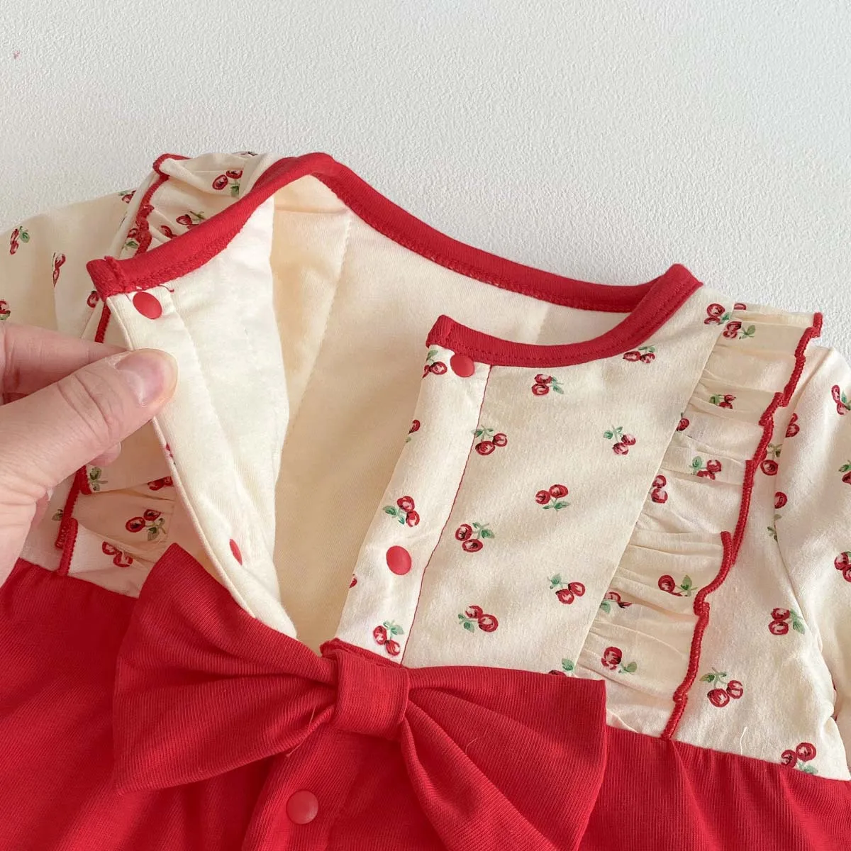 بدلة أطفال لفصل الشتاء مع فيونكة من القطن والمخمل، ملابس تسلق طويلة لحديثي الولادة بعمر شهر واحد