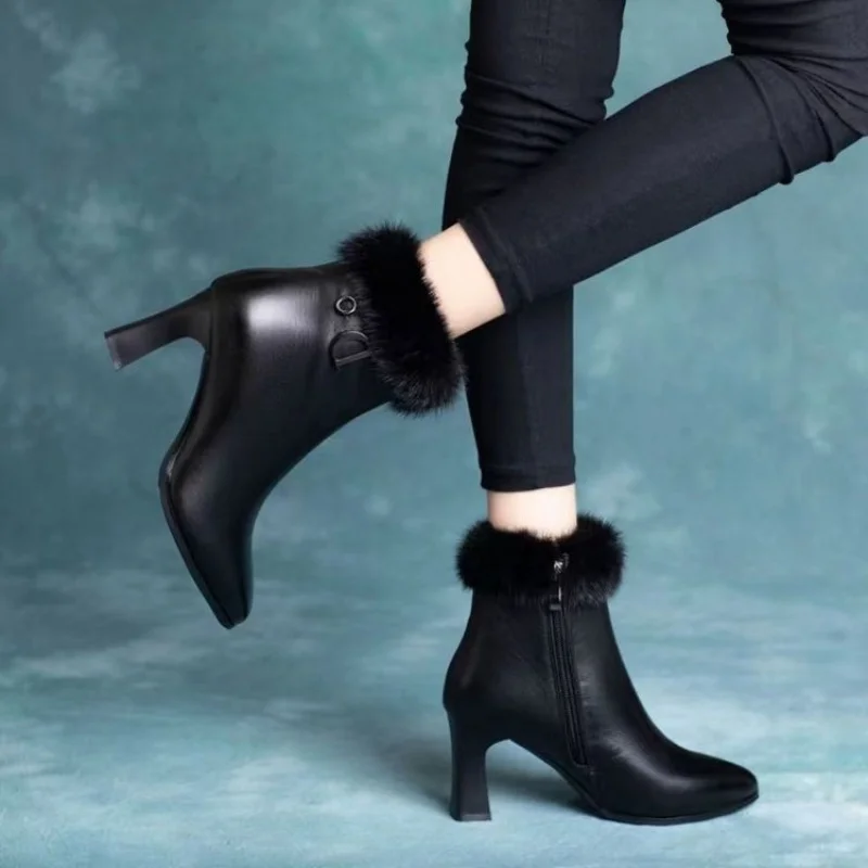 Botas Chelsea de tacón alto de otoño/invierno para mujer, botines negros con punta en pico, botas de viaje cálidas y elegantes y versátiles con forro de felpa