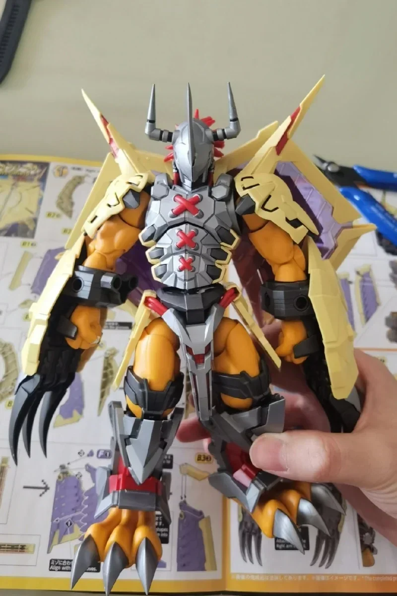 Bandai Digital Monster Assembled Model Wargreymon 20cm Toys Statue Action Figure Model Collection Toys Gifts