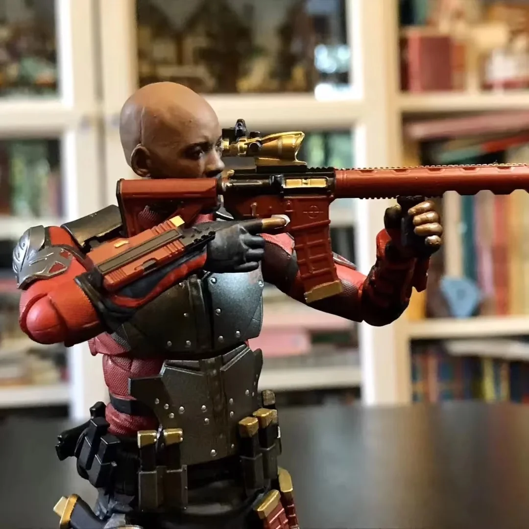 شخصية الحركة المميتة لفرقة الانتحار سوف SHF نموذج ديكور المكتب العملي لمجموعة المرآب والهوايات