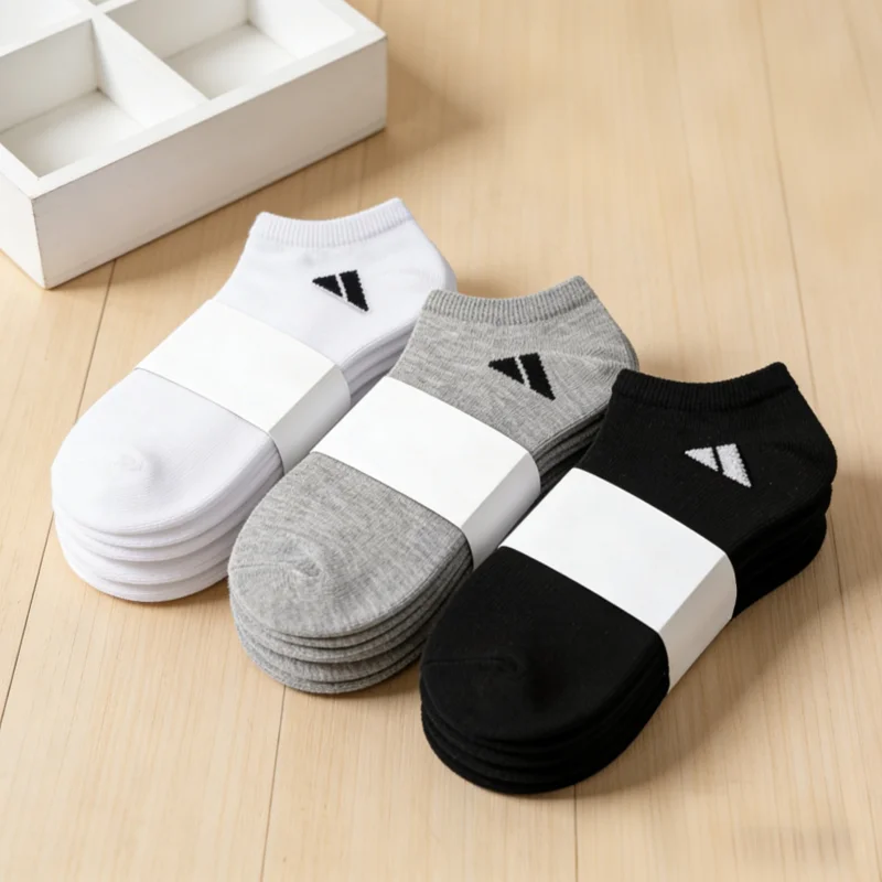 

3 pairs of sports socks, comfortable elastic cuffs, moisture wicking, breathable, suitable for daily casual sports