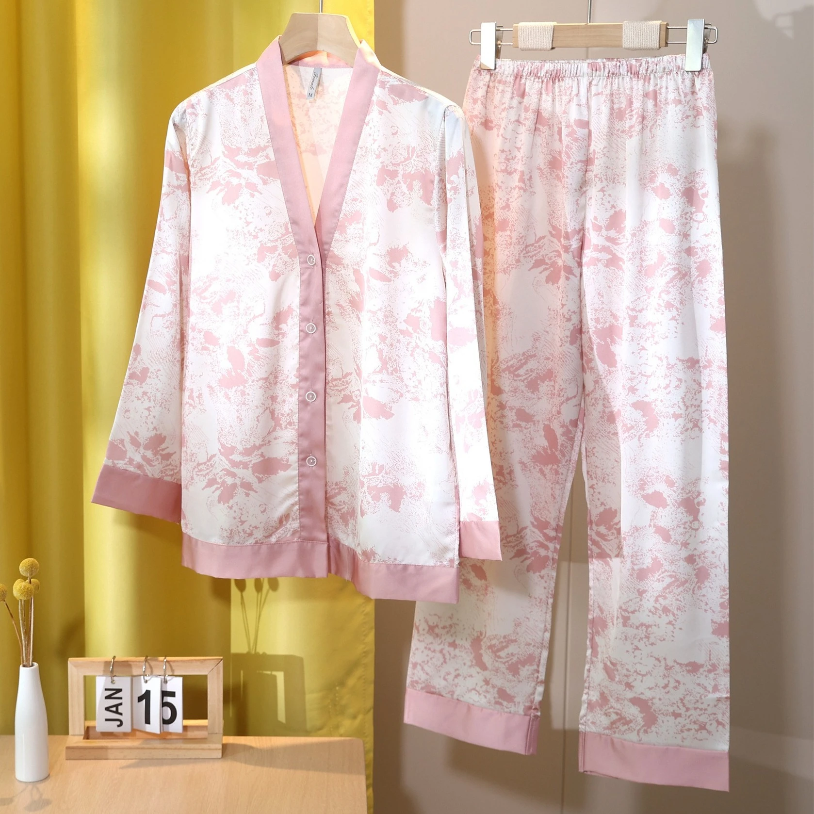 

Print Sleepwear Women Pajamas Set Long Sleeve Shirt&Trousers Pyjamas Suit Intimate Lingerie Spring Rayon Nightsuits Homewear