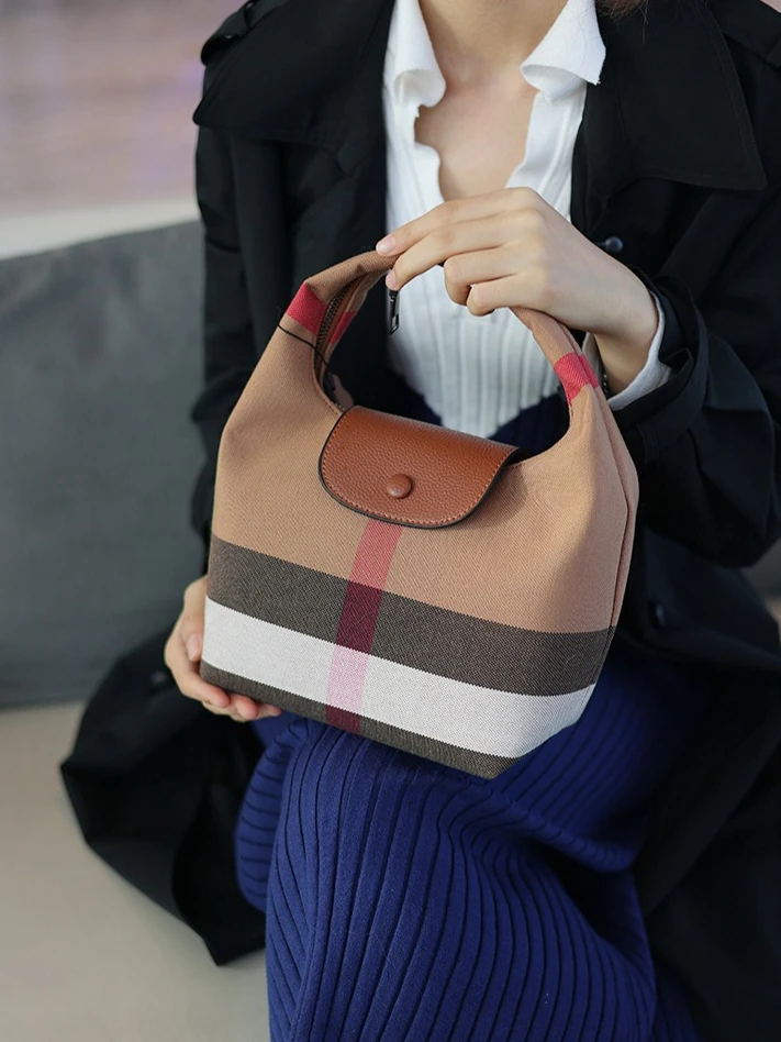 

Classic Paris Designer Leather Bag for Ladies Luxury Vintage Casual Tote Bag Trendy Crossbody Messenger Bag Daily Use Hand Bag