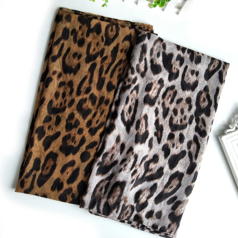 Classical Scarfs for Cold Winter Warm Wrap Neck Leopard Printed Pattern Soft Scarves for Mother Windproof Supplies