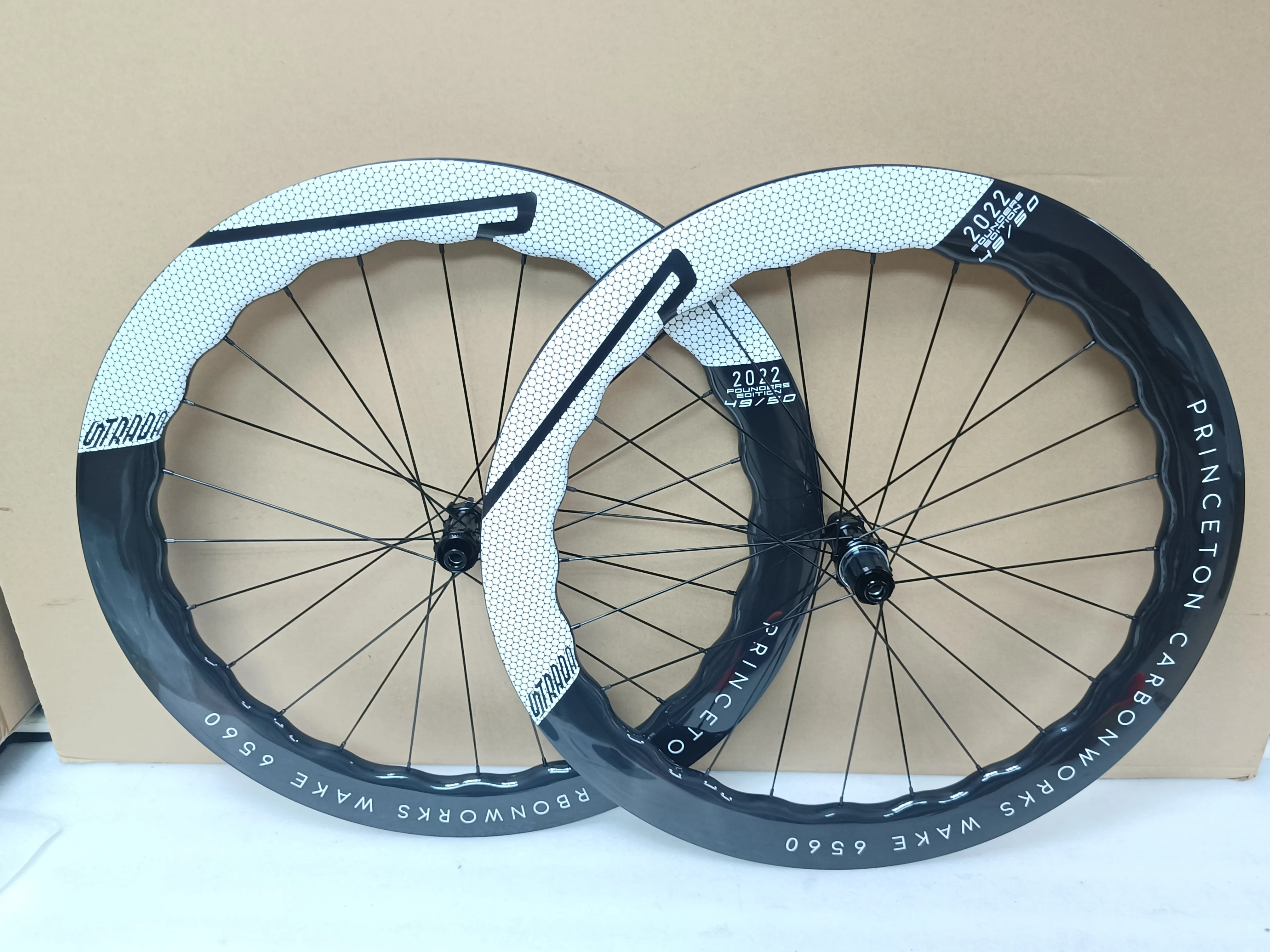 

2024 700C Road Bike Disc Brake WheelSet white Princeton Carbon PCW 6560 Width 25mm Clincher/Tubeless/Tubular UD Shiman0 11 Speed