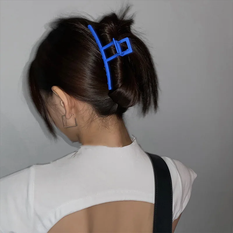 

Matte Fluorescent Cornflower Blue Shark Hair Claw Clip for Women Shower Updo Back Head Daily Use Premium Elegant