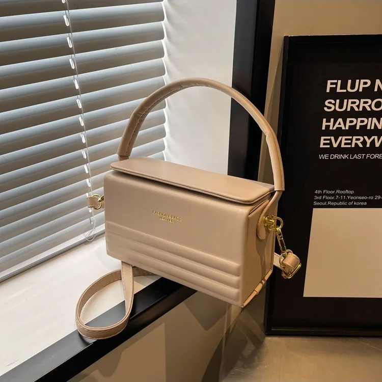 حقيبة صندوق شتوي، محفظة مربعة بسيطة للنساء، حقيبة كروس مدمجة من النهار إلى الليل، حقيبة كتف أنيقة ​